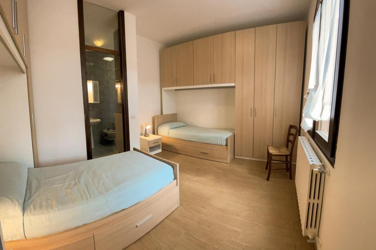 Villa Ambra B&B Siviglia Vermezzo Buitenkant foto
